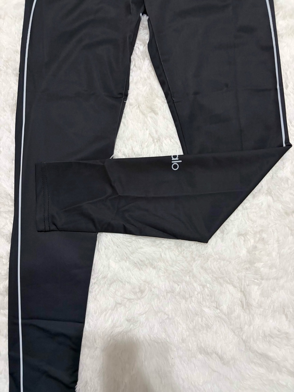 Black Alo Yoga sportswear bra and leggings set Size S - Picture 5 of 6